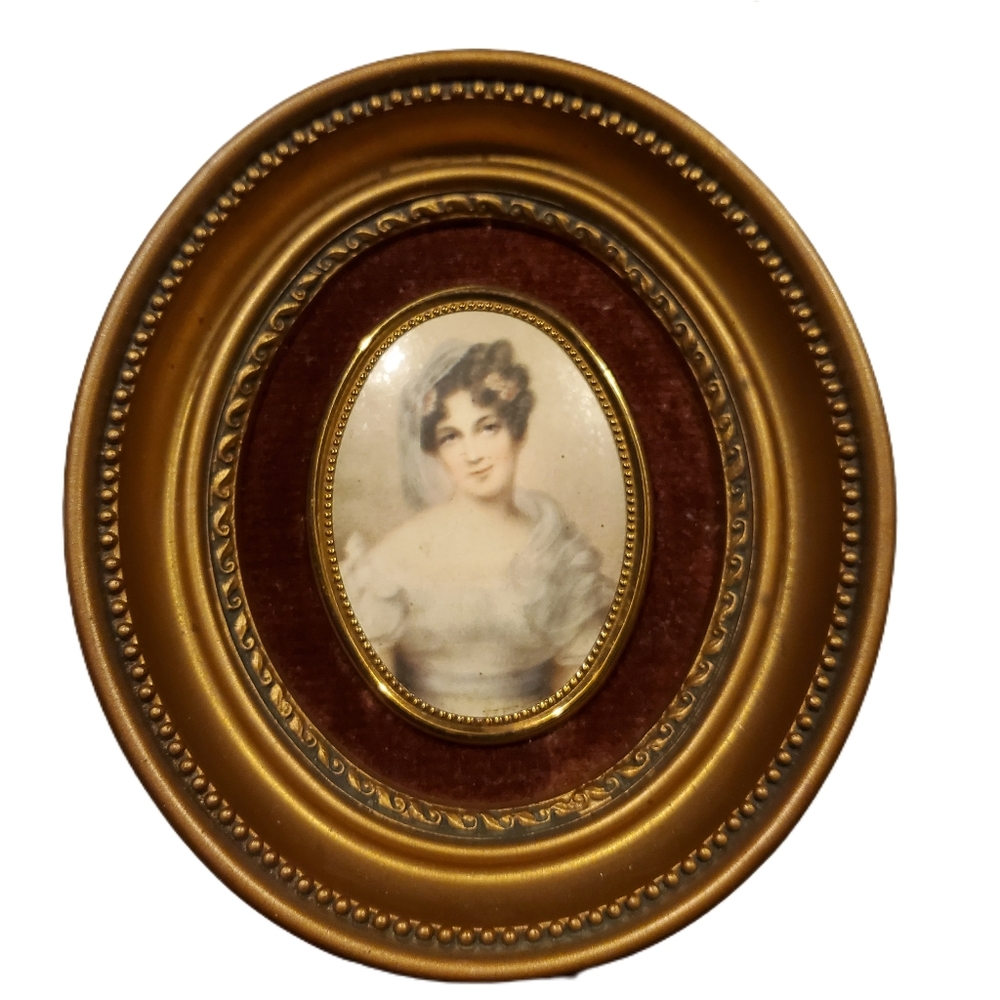 Vintage Portrait de Jeune Femme A Cameo Creation Oval Frame Brown Lady Ribbons